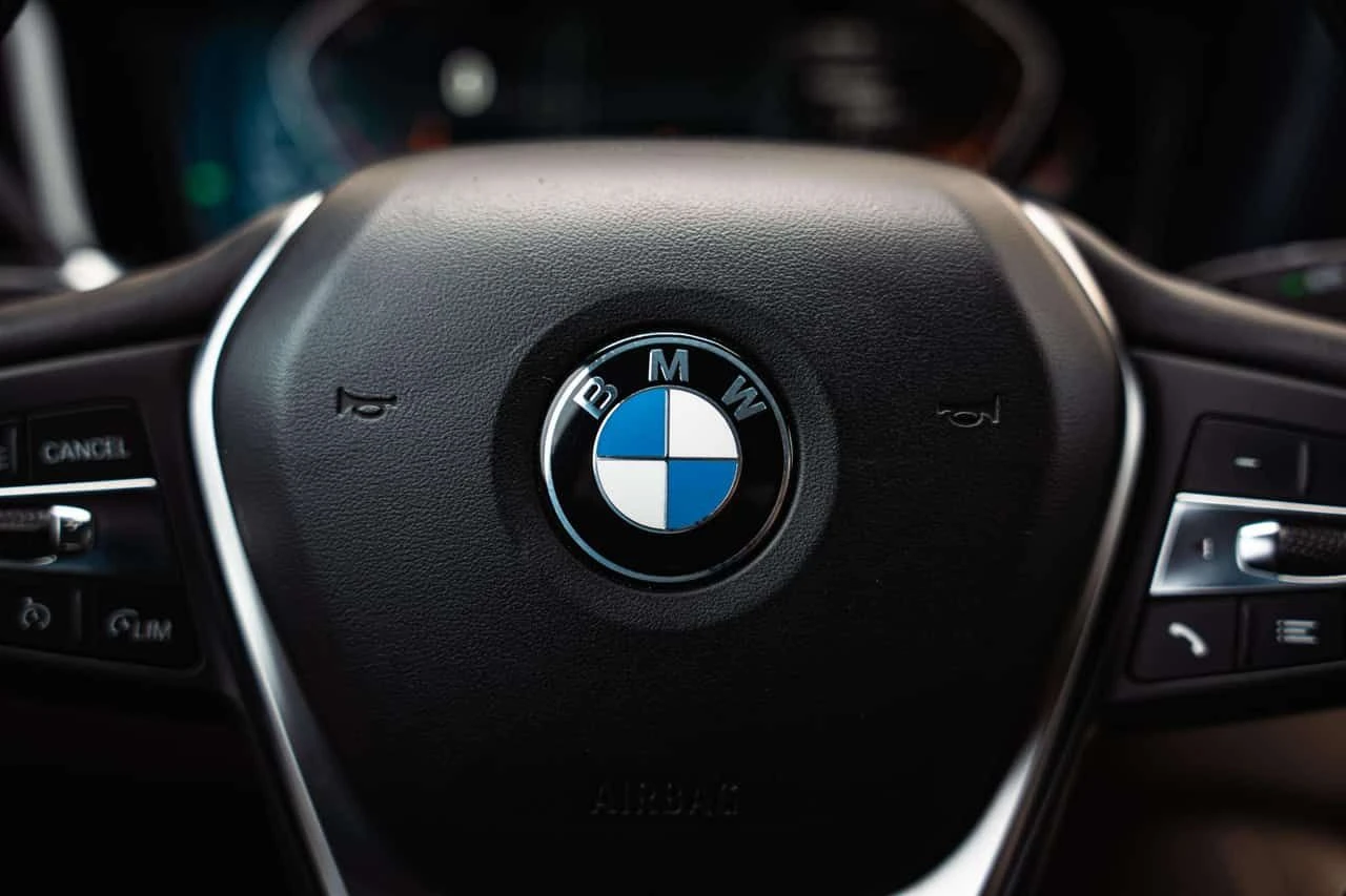 BMW 330 * xDrive * CARFAX * ЦЕНА ДО БГ, снимка 12 - Автомобили и джипове - 54427330