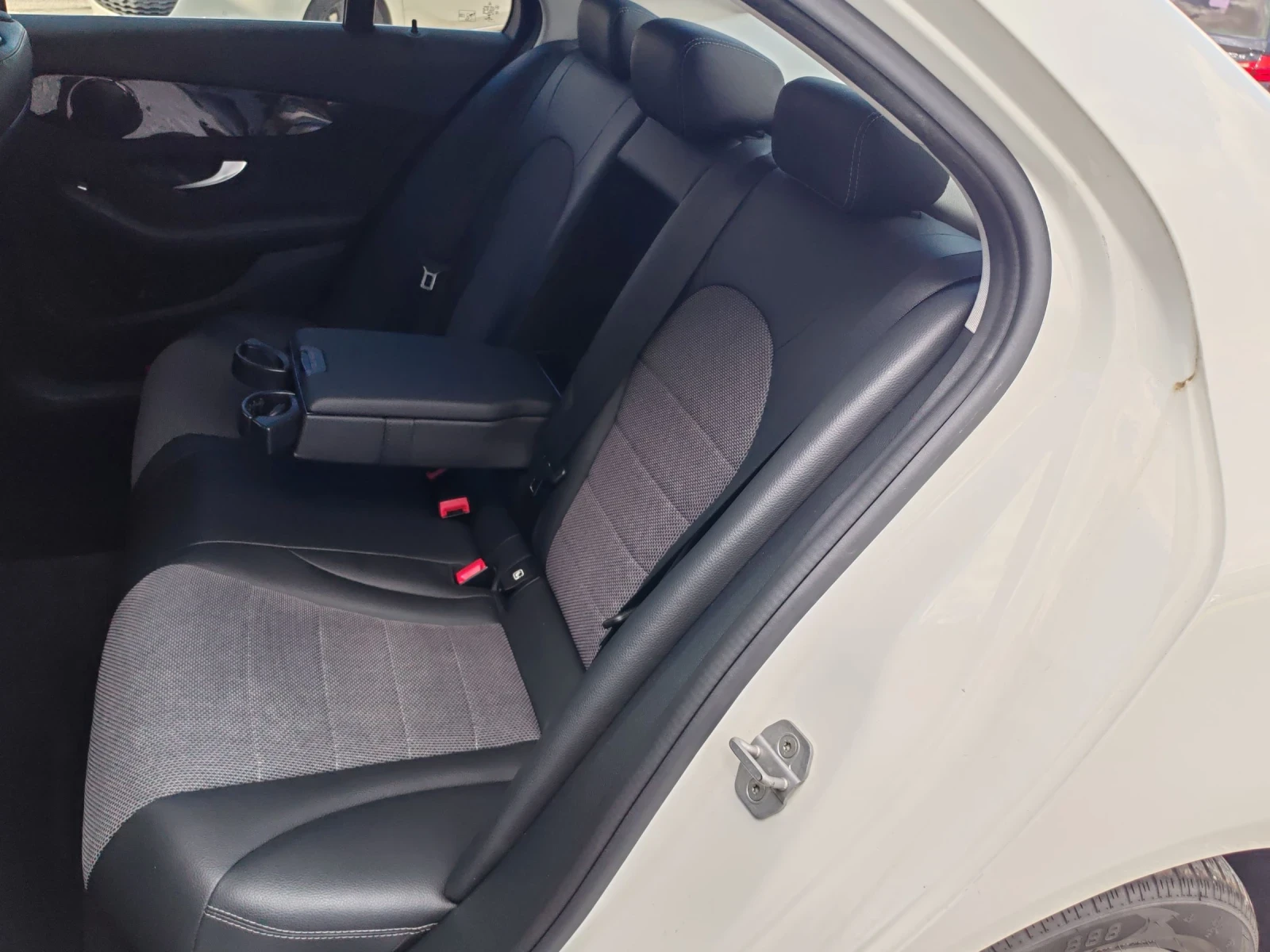 Mercedes-Benz C 250 2.2d 204kc 4matic, снимка 16 - Автомобили и джипове - 54442428