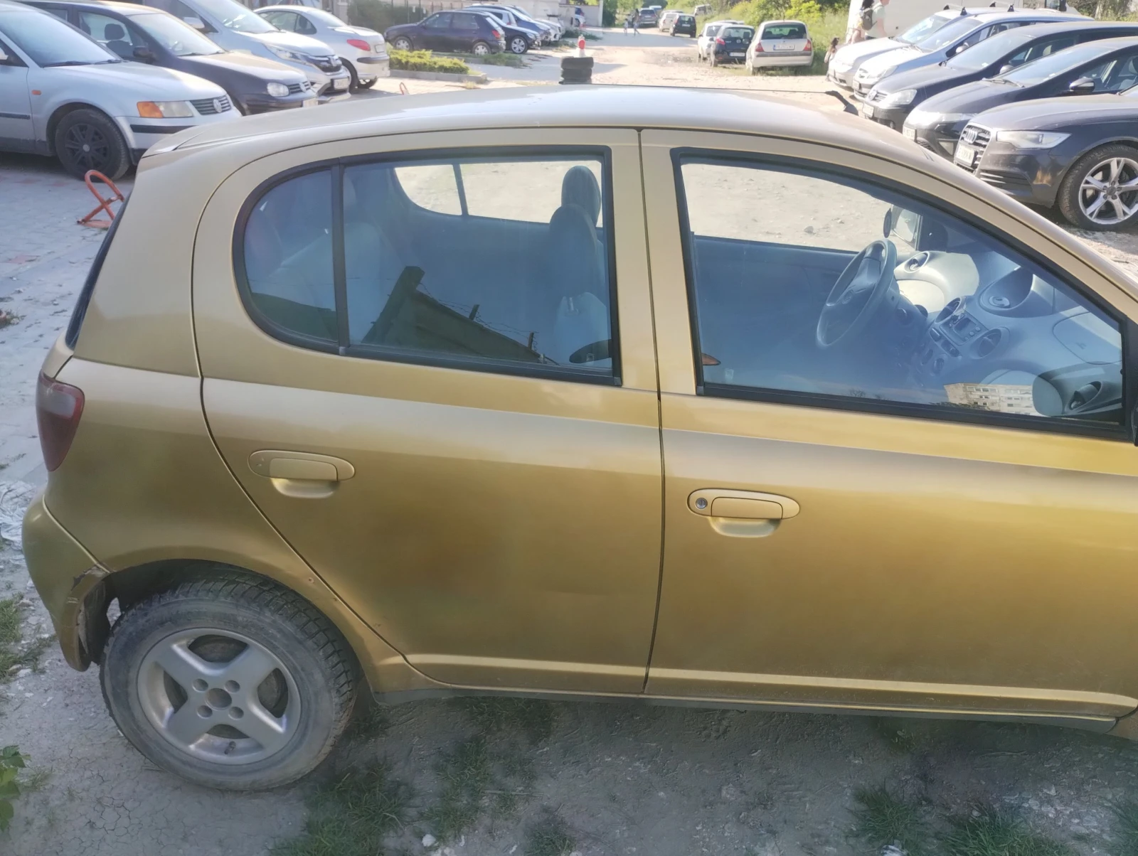 Toyota Yaris 2000, снимка 6 - Автомобили и джипове - 54475557