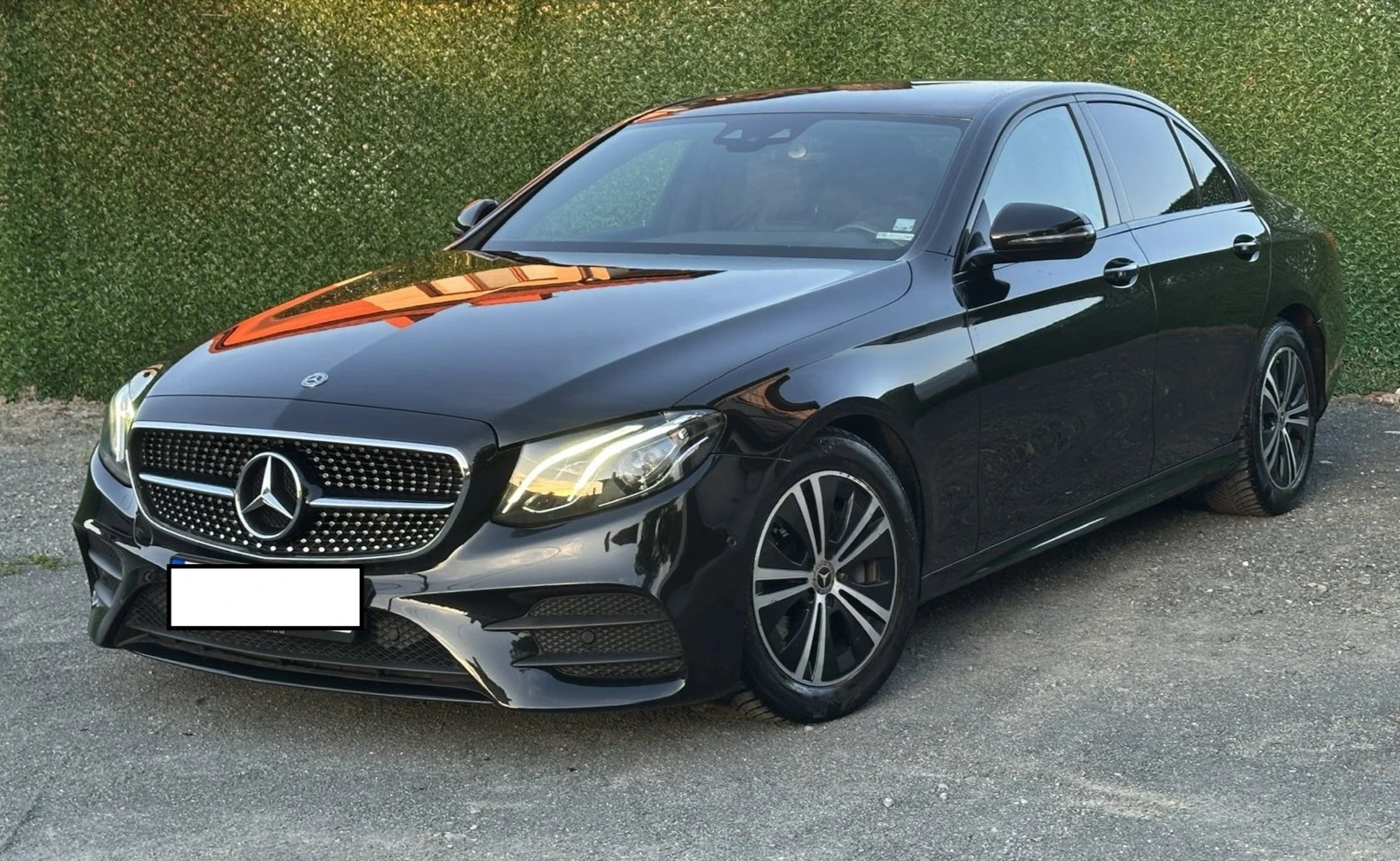 Mercedes-Benz E 220 AMG , снимка 2 - Автомобили и джипове - 54568943