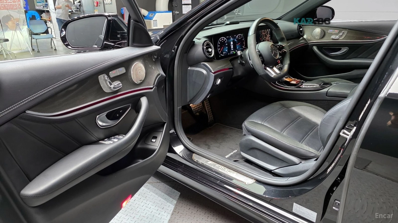 Mercedes-Benz E 53 AMG 4MATIC* КОЖА* ПОДГРЕВ* ОБДУХВ* BURMASTER* PANO* 36, снимка 10 - Автомобили и джипове - 55028586