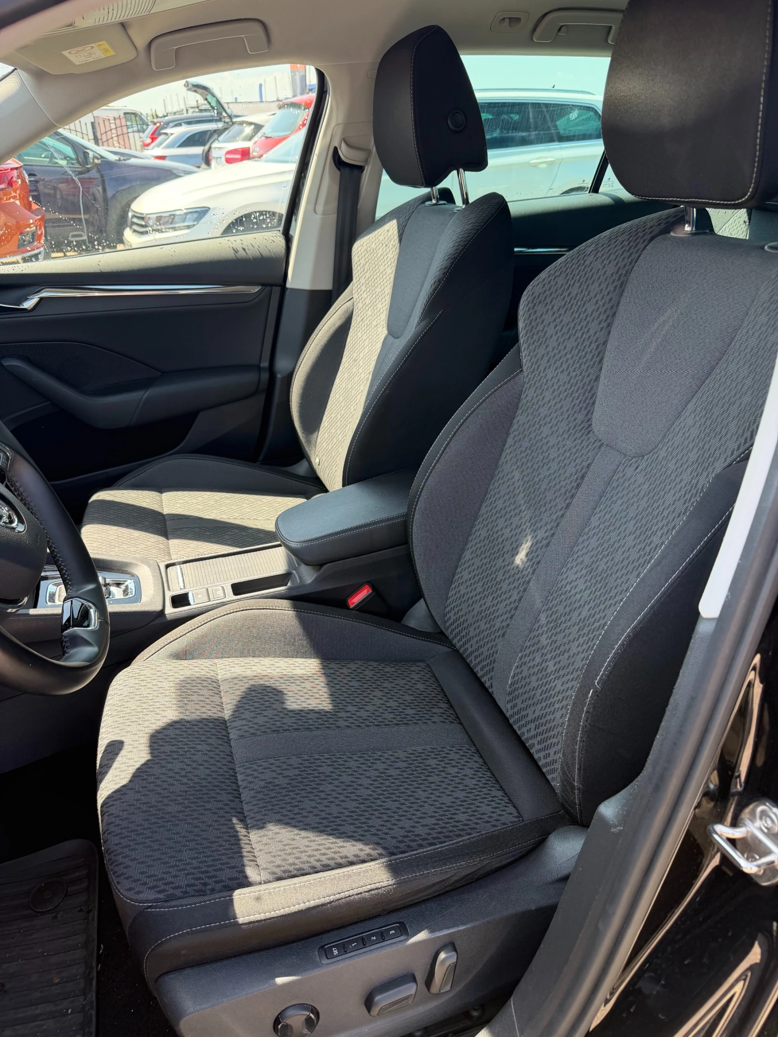 Skoda Octavia 2.0TDI AVTOMAT/NAVI EURO 6, снимка 12 - Автомобили и джипове - 55091103