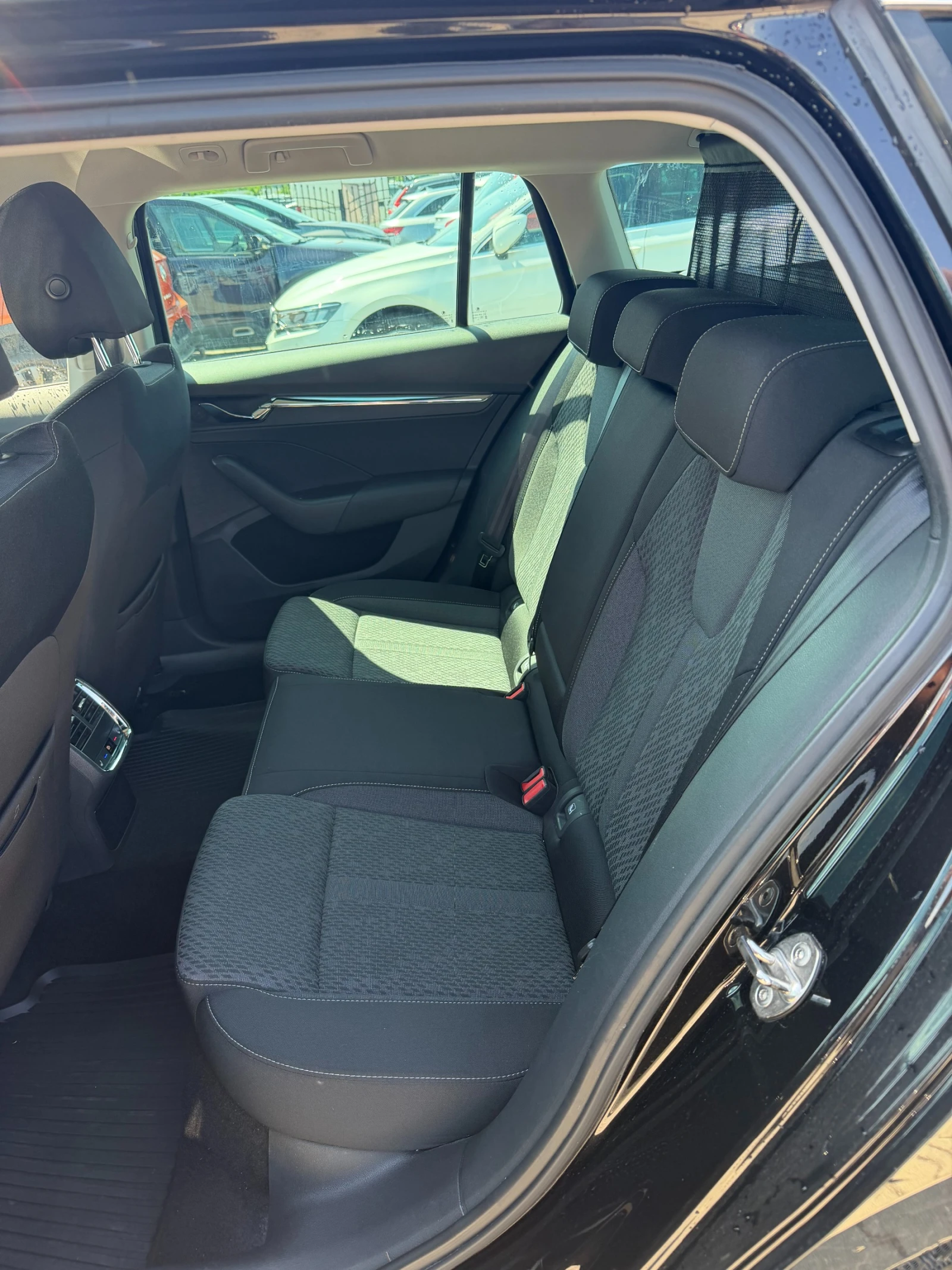 Skoda Octavia 2.0TDI AVTOMAT/NAVI EURO 6, снимка 10 - Автомобили и джипове - 55091103
