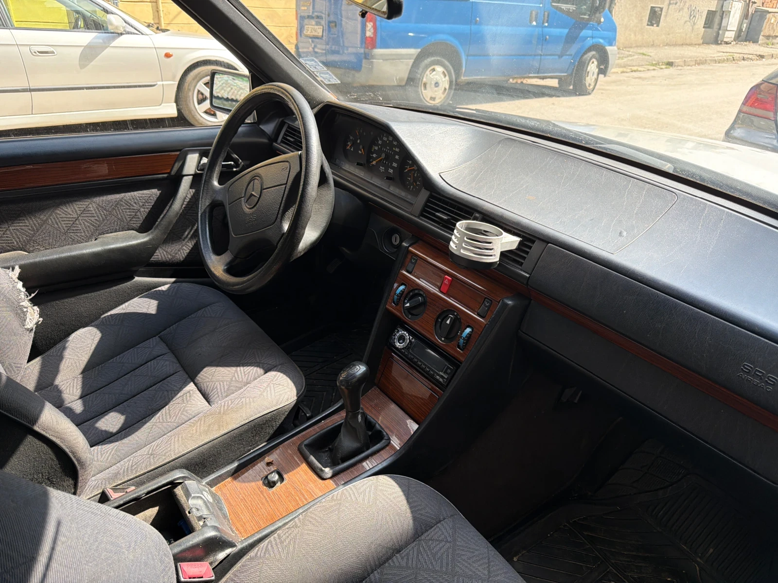 Mercedes-Benz 124 Катафалка, снимка 4 - Автомобили и джипове - 55615595