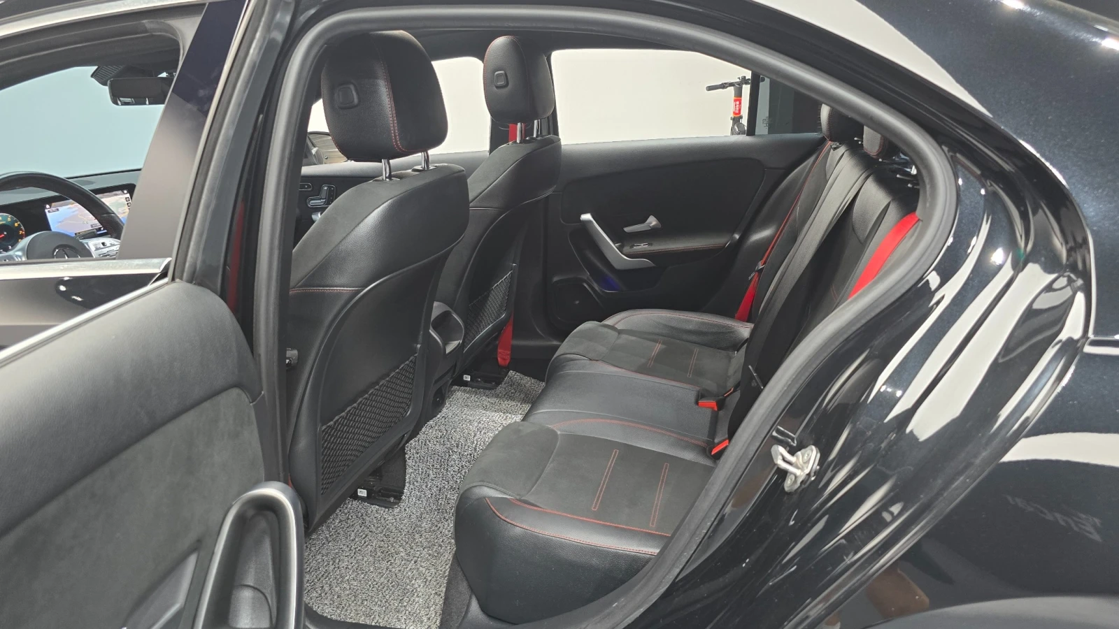 Mercedes-Benz A 35 AMG line, 4MATIC, снимка 11 - Автомобили и джипове - 56021570