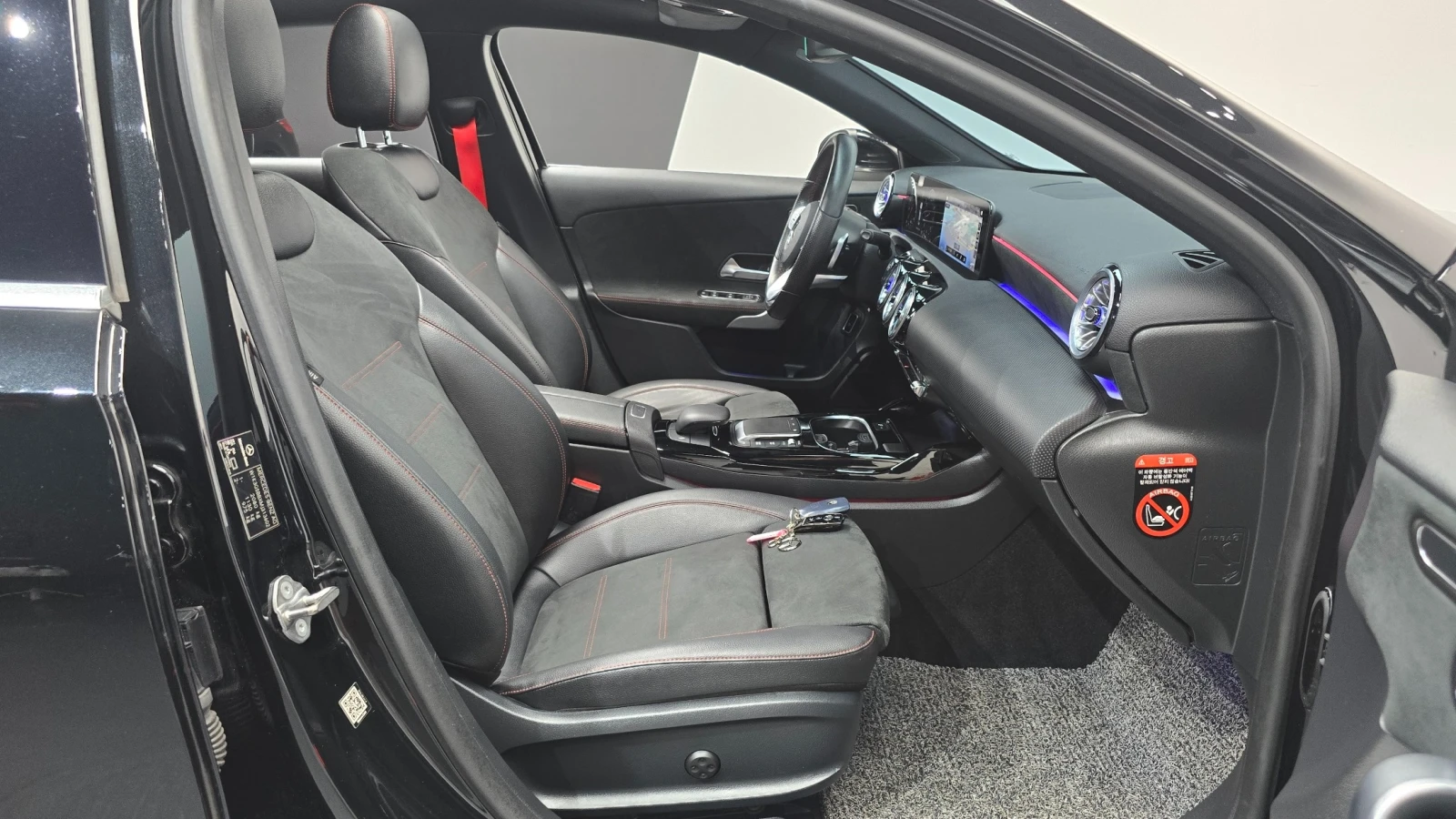 Mercedes-Benz A 35 AMG line, 4MATIC, снимка 12 - Автомобили и джипове - 56021570