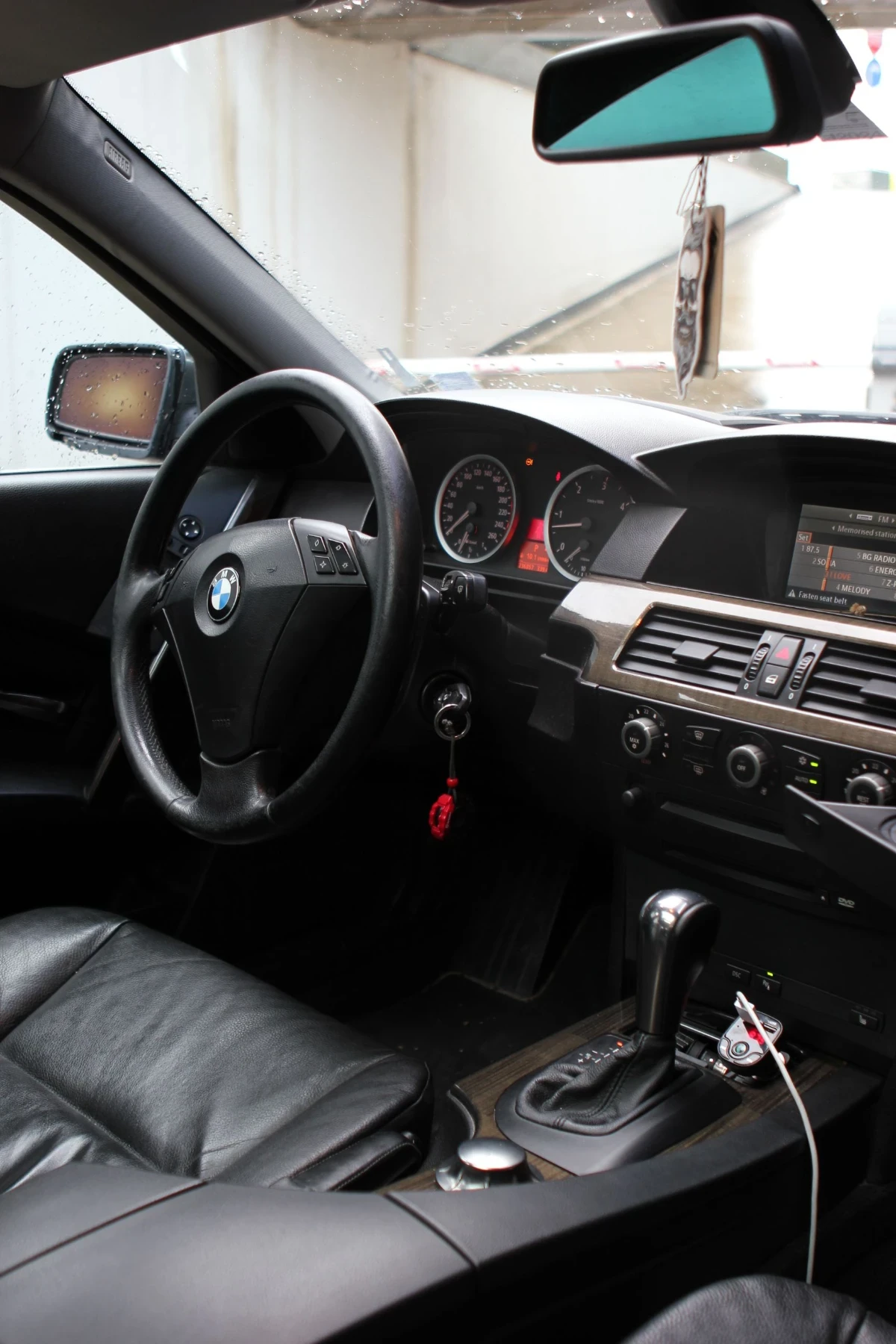 BMW 530 E61 Touring , снимка 12 - Автомобили и джипове - 56043618