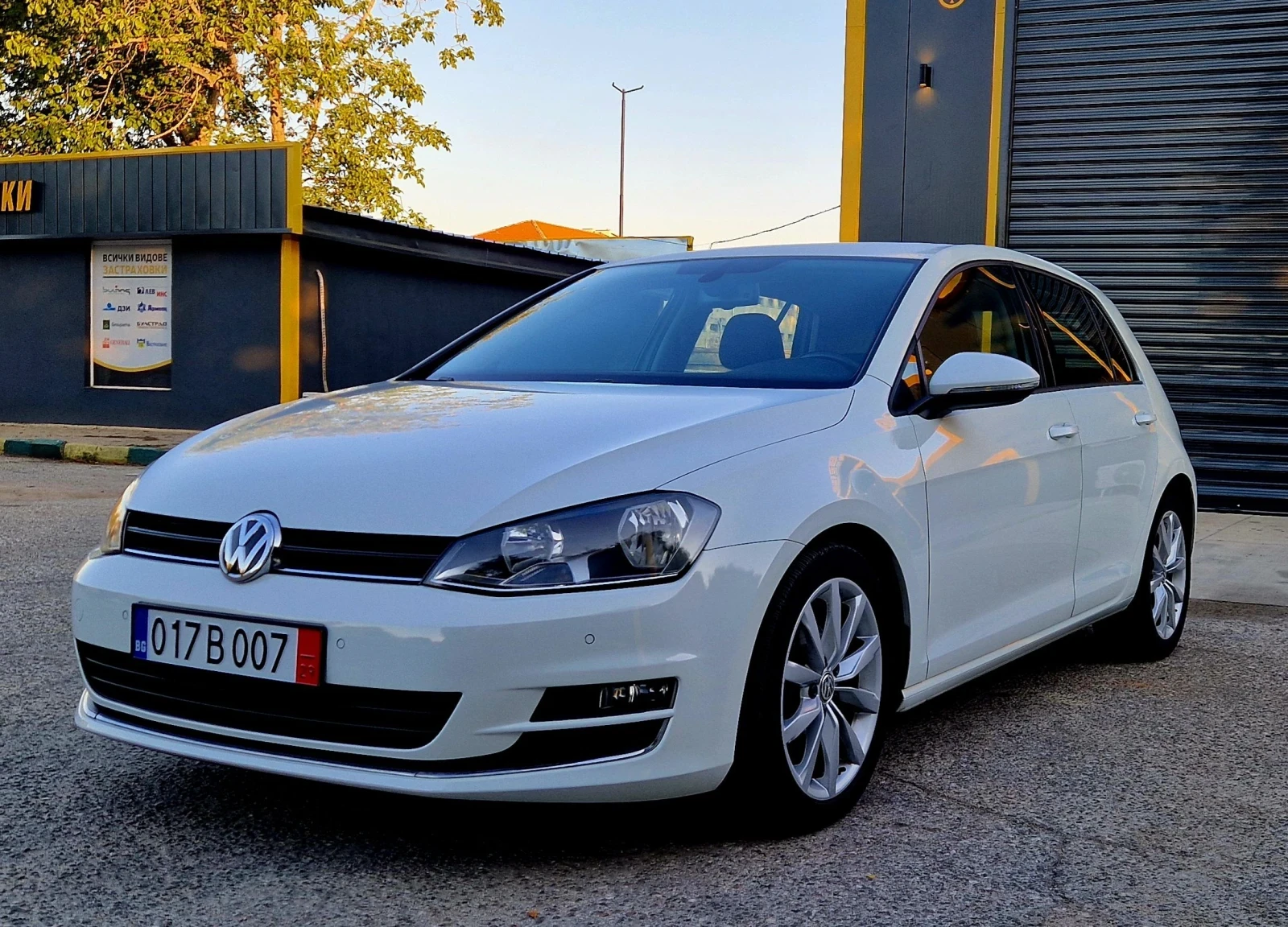 VW Golf VII 1.6 TDI Highline BlueMotion Tech, снимка 3 - Автомобили и джипове - 56114668