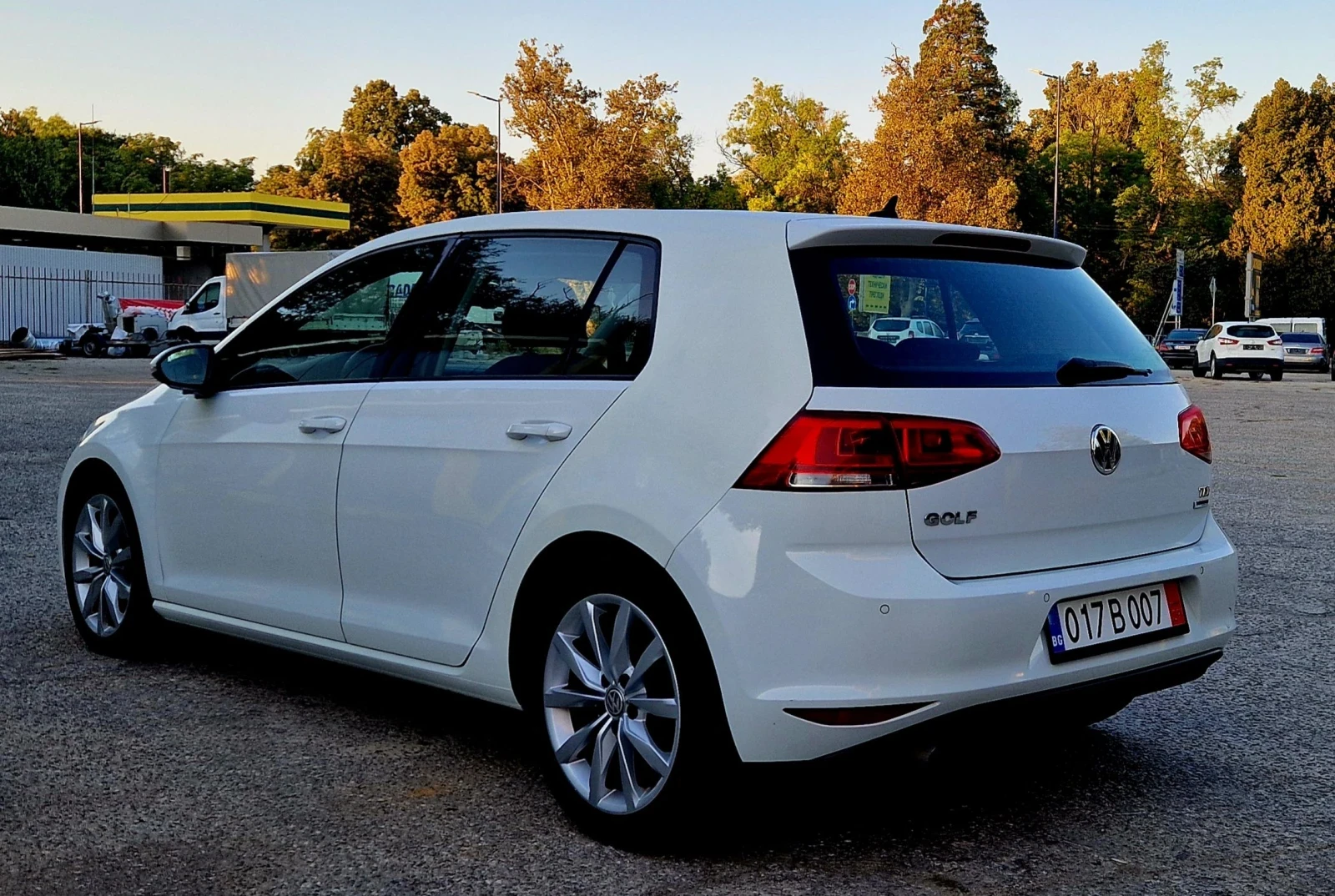 VW Golf VII 1.6 TDI Highline BlueMotion Tech, снимка 5 - Автомобили и джипове - 56114668