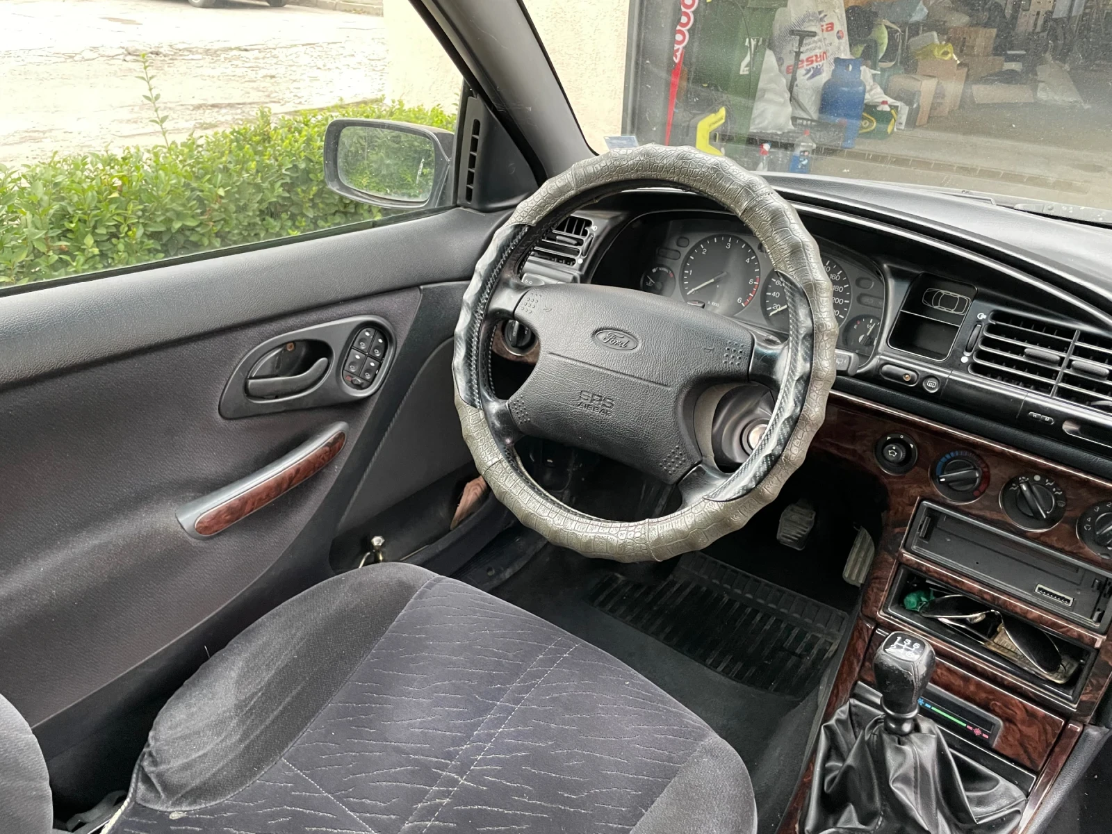 Ford Mondeo 1.6d, снимка 4 - Автомобили и джипове - 56514644
