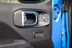 Jeep Wrangler * : Navi, Apple Car Play, Htd Seats * CARFAX * ЦЕН | Auto.bg — изображение 15