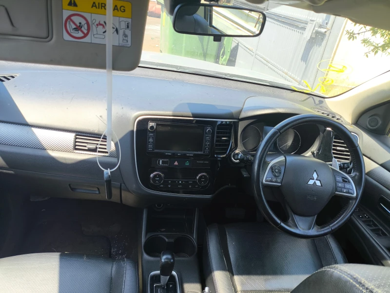 Mitsubishi Outlander 2.2d, снимка 4 - Автомобили и джипове - 50878228