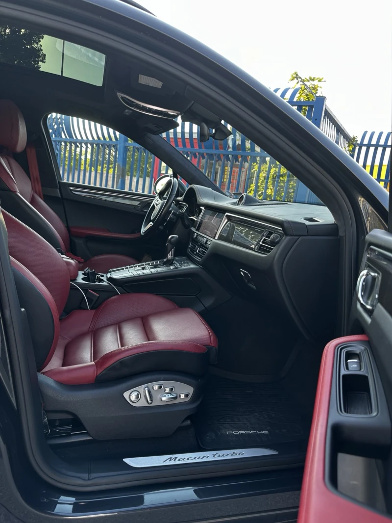 Porsche Macan TURBO PSCB SportChrono Carbon PASM Pano Bose, снимка 9 - Автомобили и джипове - 51010686