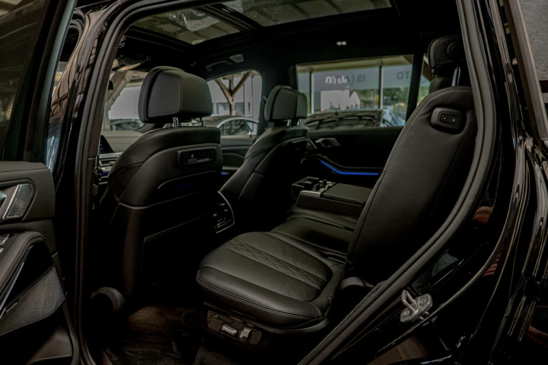 BMW X7 40i/Indiv/M-Technik/Bower&Wilkins Diamond/SKY Loun, снимка 9 - Автомобили и джипове - 51826433