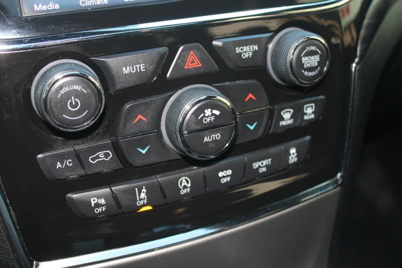 Jeep Grand cherokee Atitude* 4WD* АвтоКредит* (ЦЕНА ДО БГ), снимка 15 - Автомобили и джипове - 53329247