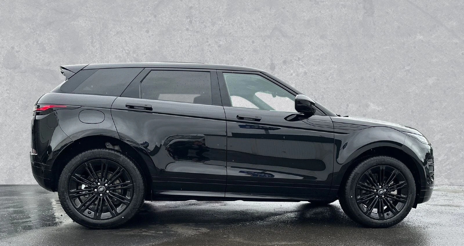 Land Rover Range Rover Evoque P300е = NEW= Black Pack Гаранция - изображение 4