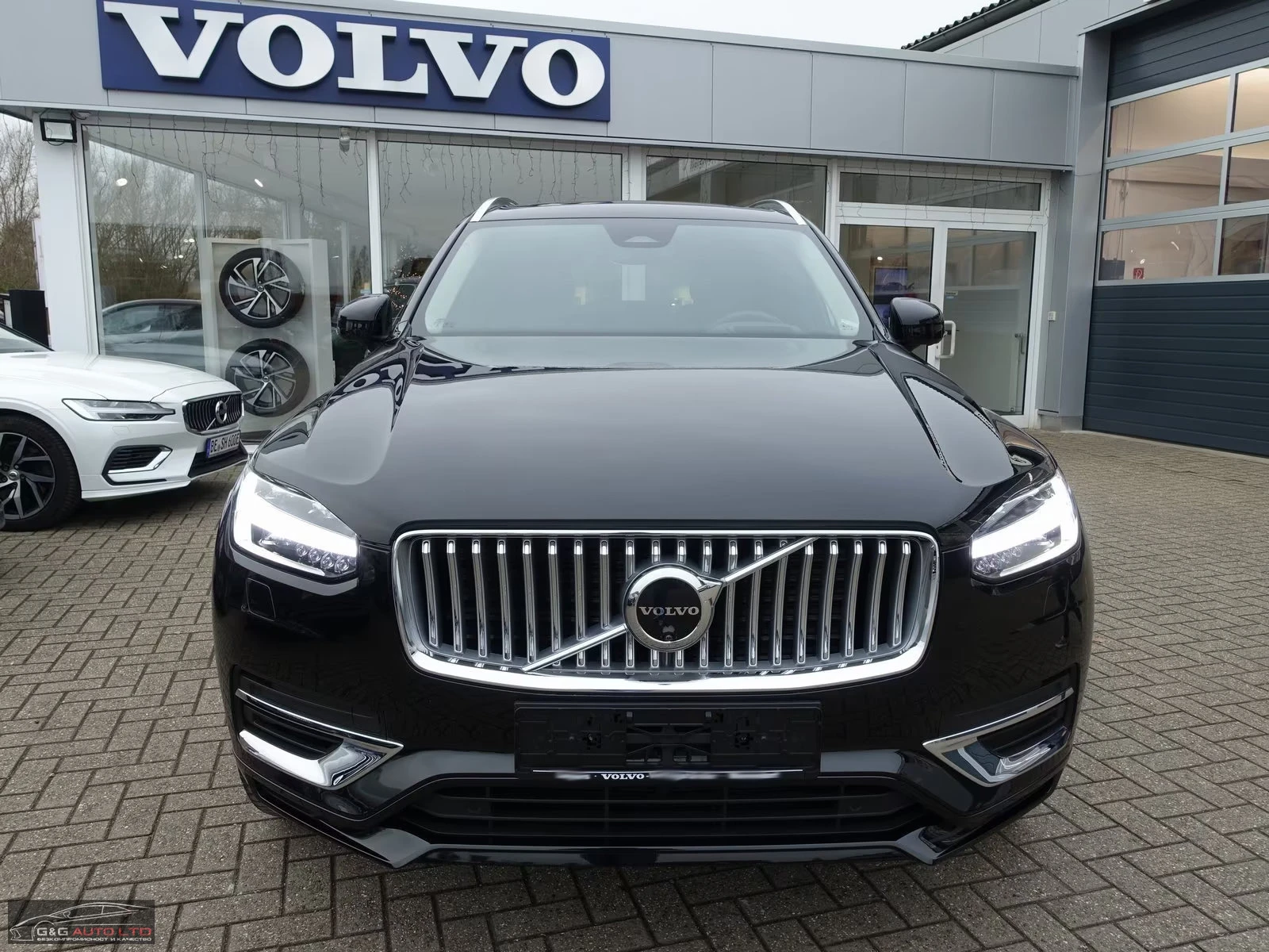 Volvo Xc90 ULTRA/455HP/T8/7S/PANO/H&K/360/HUD/AHK/LED/685g - изображение 2