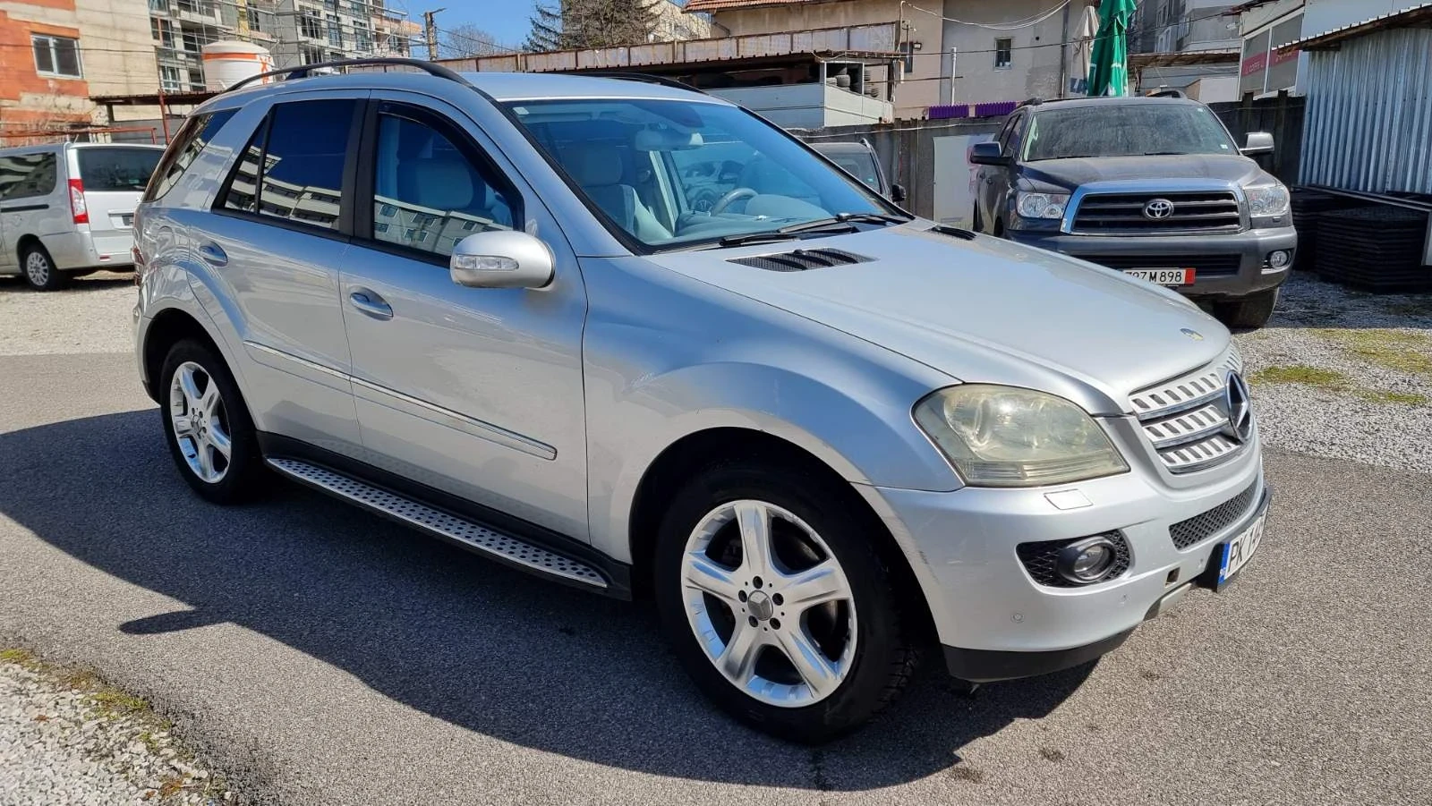 Mercedes-Benz ML 320, снимка 3 - Автомобили и джипове - 54237669