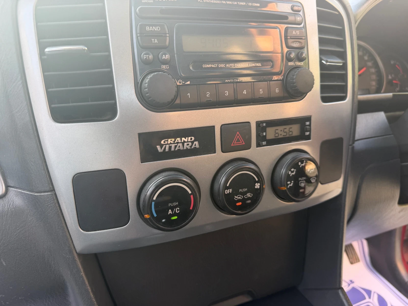 Suzuki Grand vitara 1.6 16v, снимка 10 - Автомобили и джипове - 55399775