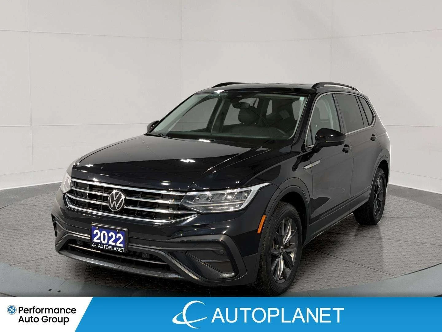 VW Tiguan * Comfortline AWD, Apple CarPlay, Remote Start! * , снимка 2 - Автомобили и джипове - 56073161