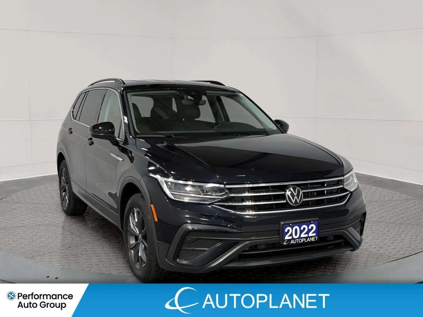 VW Tiguan * Comfortline AWD, Apple CarPlay, Remote Start! * , снимка 4 - Автомобили и джипове - 56073161