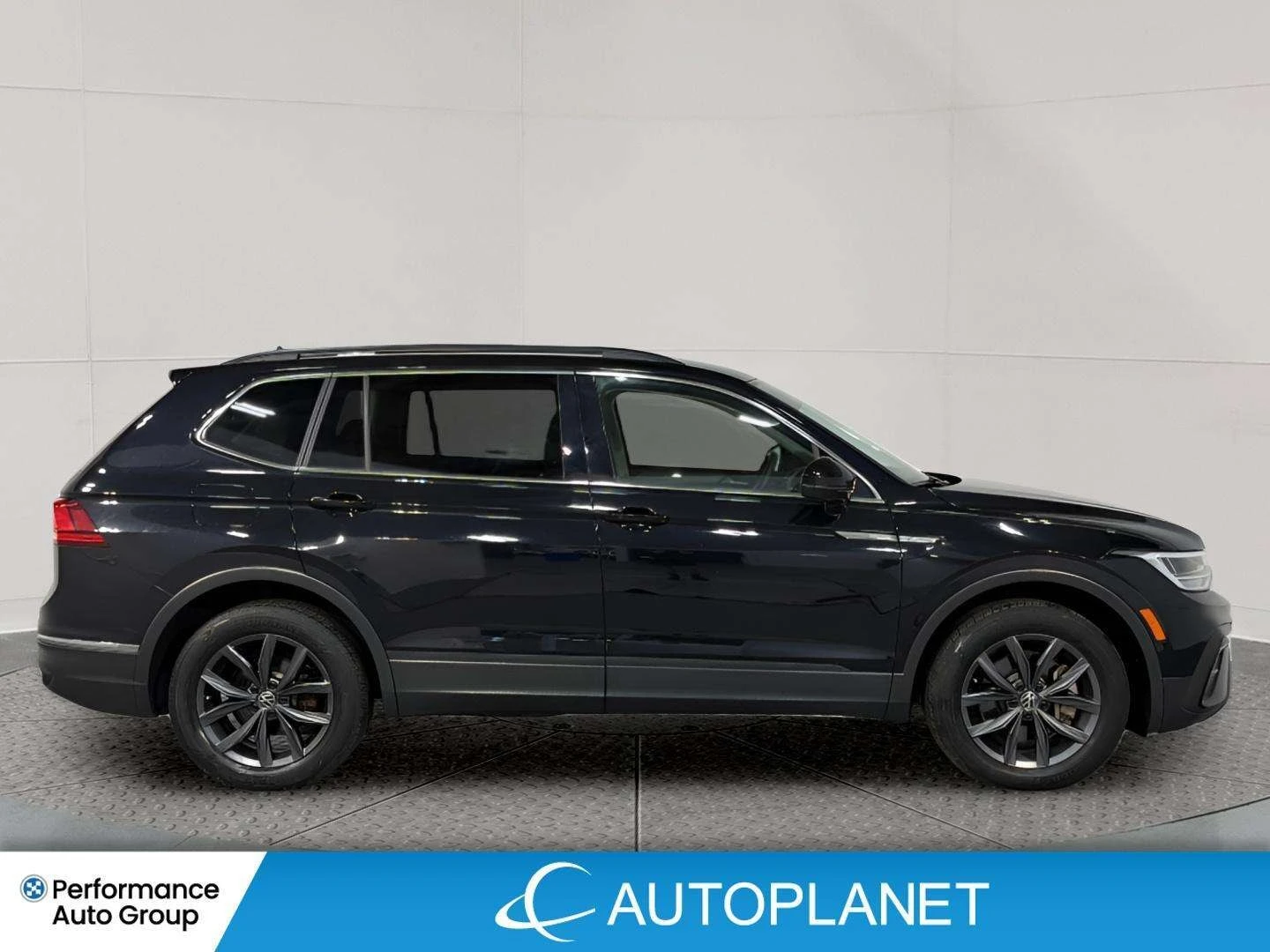 VW Tiguan * Comfortline AWD, Apple CarPlay, Remote Start! * , снимка 5 - Автомобили и джипове - 56073161