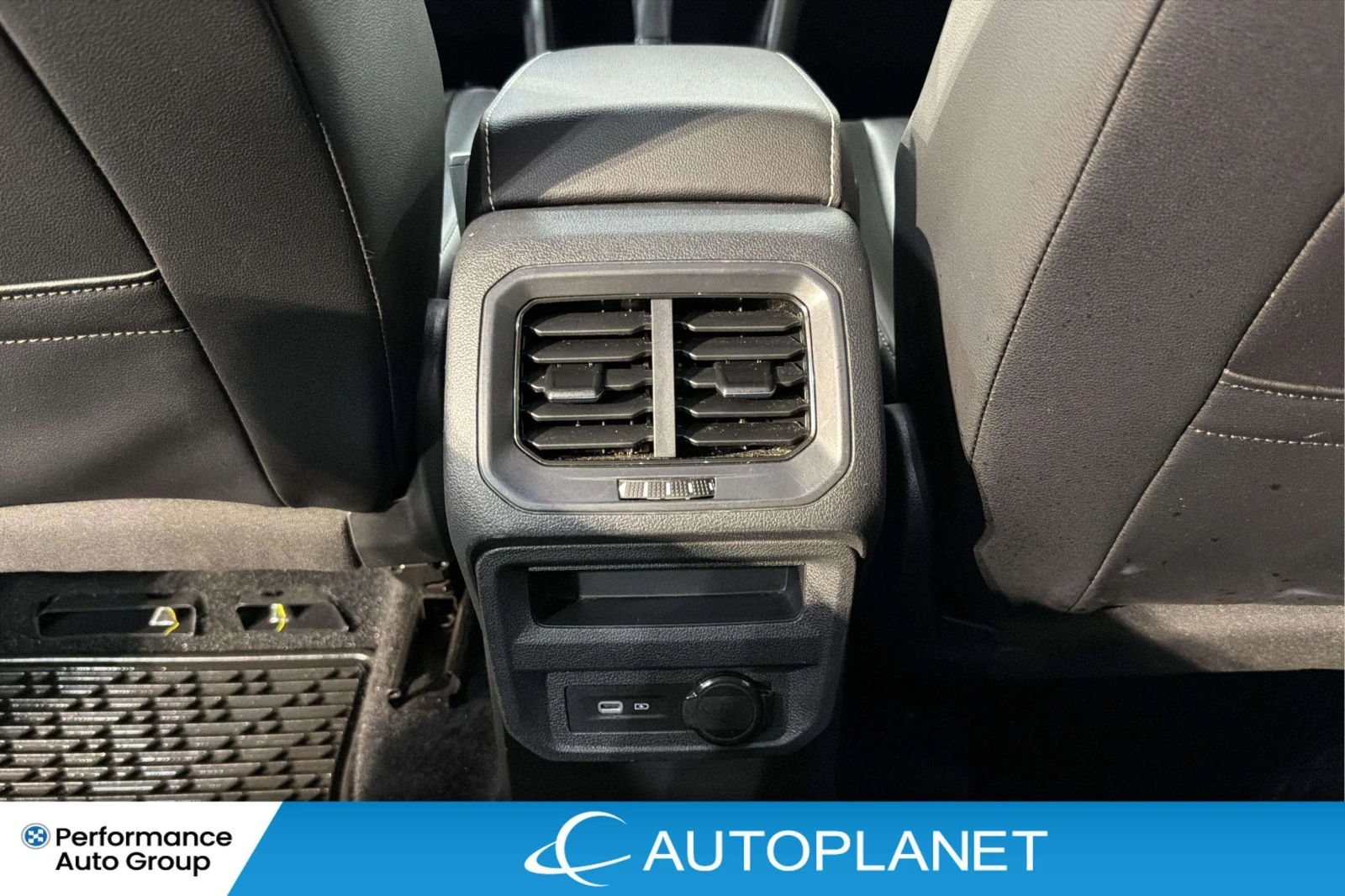 VW Tiguan * Comfortline AWD, Apple CarPlay, Remote Start! * , снимка 15 - Автомобили и джипове - 56073161