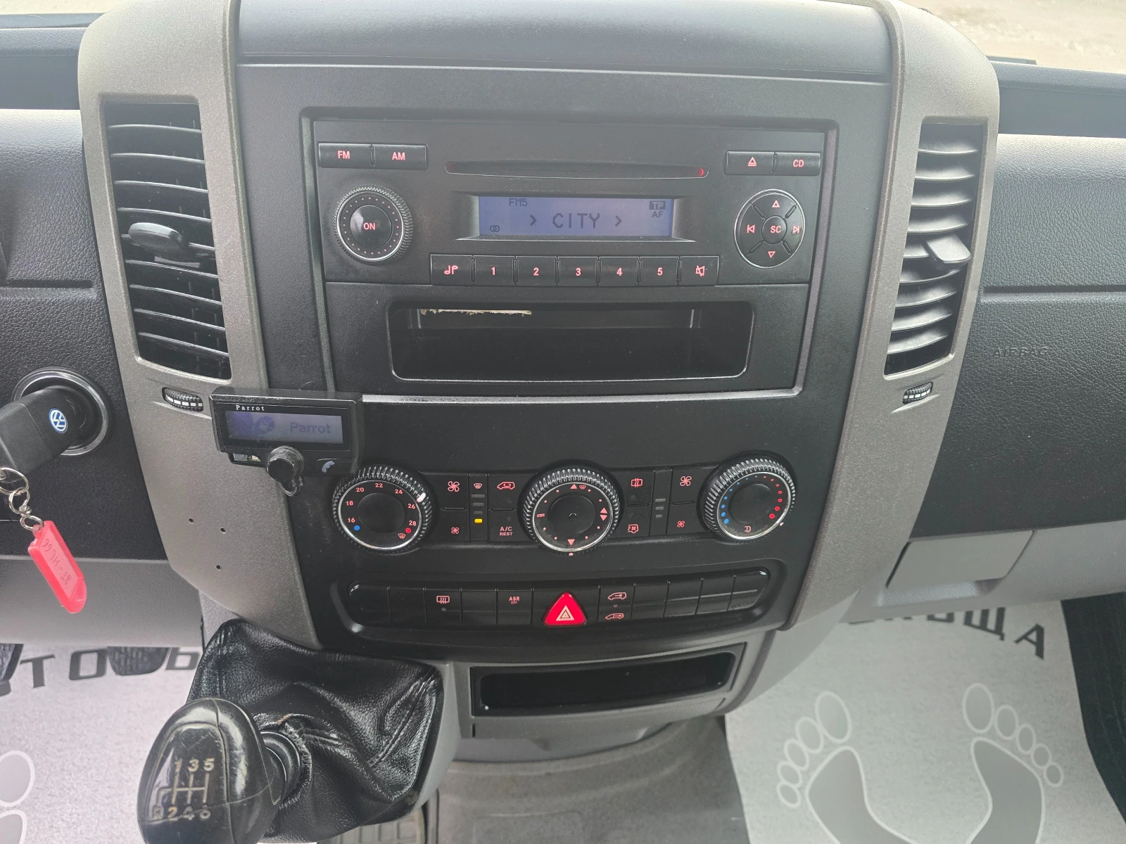 VW Crafter 09г.2, 5-163к.с.КЛИМАТИК, ПЕЧКА - изображение 9