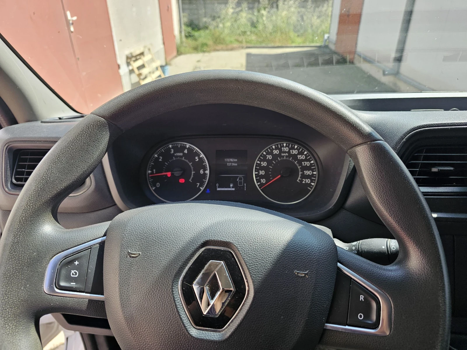 Renault Master 2.3 136, снимка 8 - Бусове и автобуси - 55364736