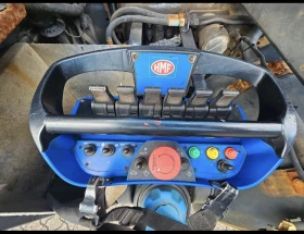 Volvo Fm12 8x2 самосв+ кран, снимка 12