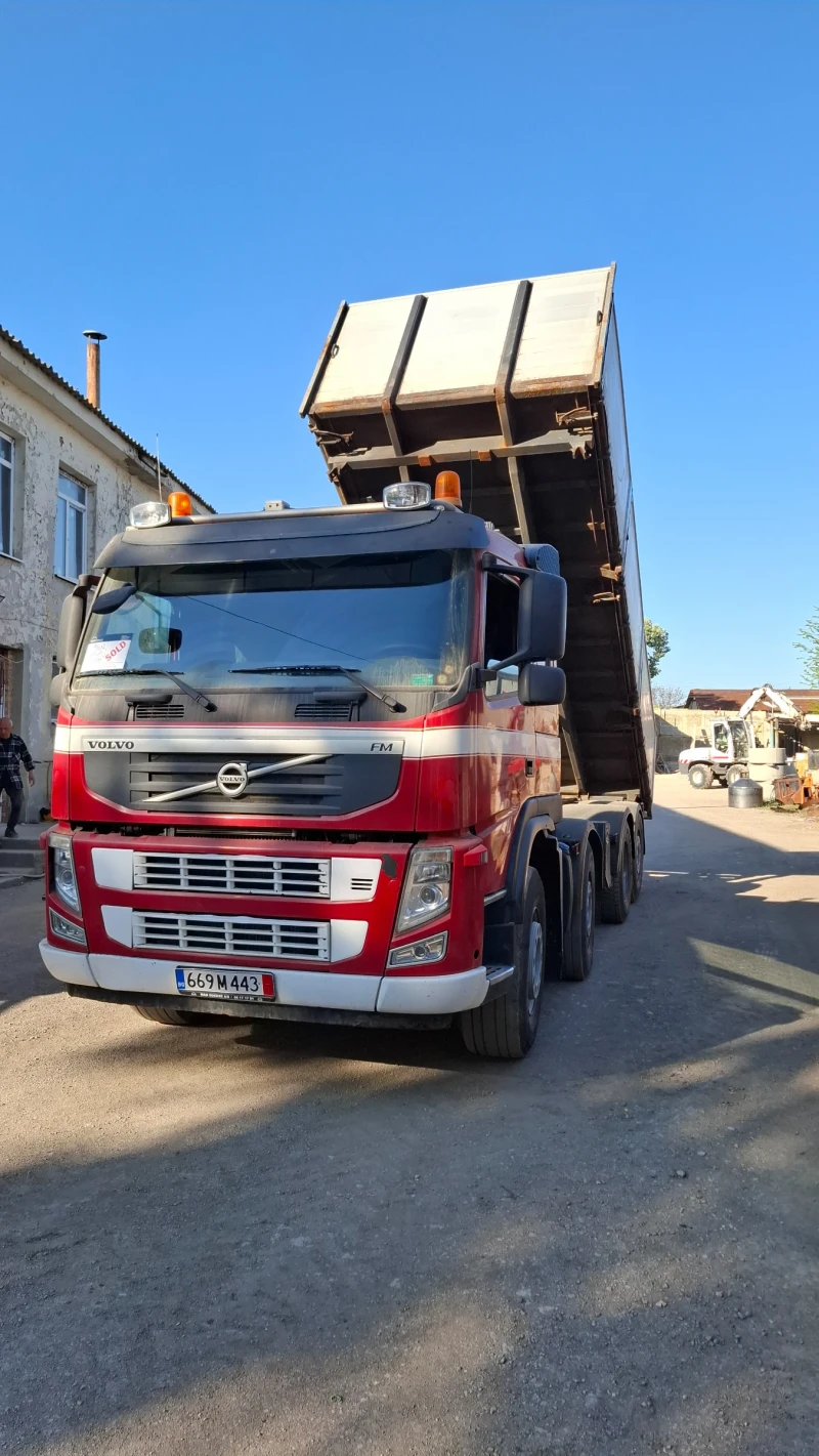 Volvo Fm12 8x2 самосв+ кран, снимка 5 - Камиони - 48079227