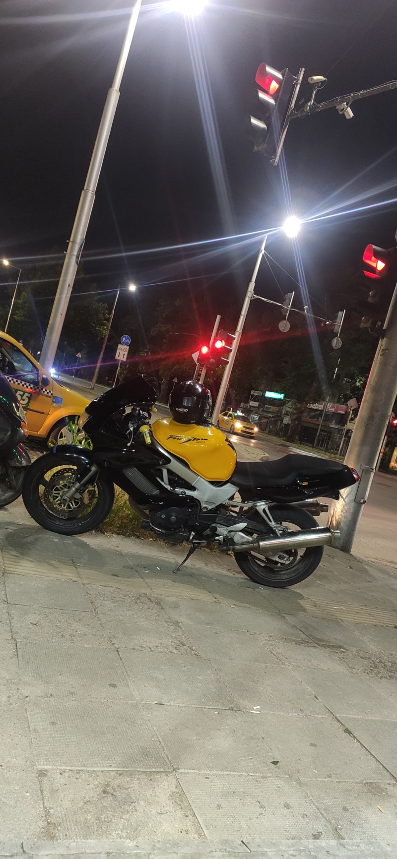 Honda Vtr 1000, снимка 3 - Мотоциклети и мототехника - 45995717
