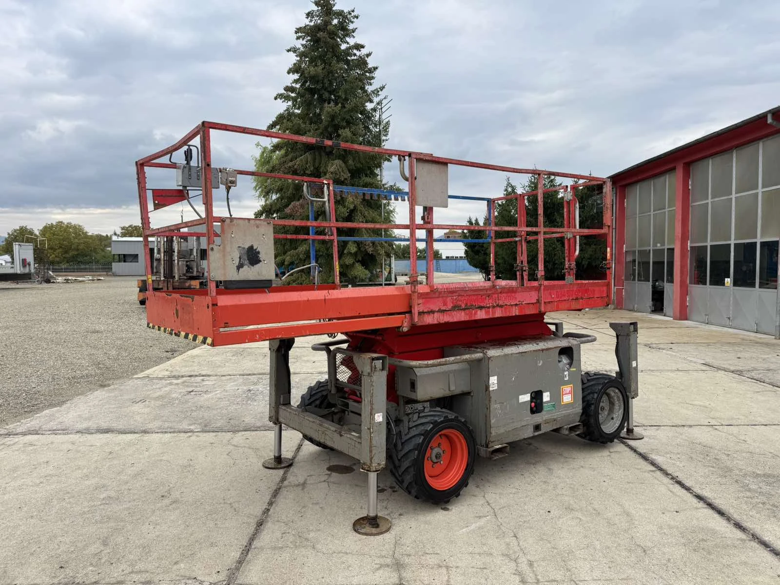 Платформи Друга SKYJACK SJ 6832RT 4Х4 DIESEL - изображение 6