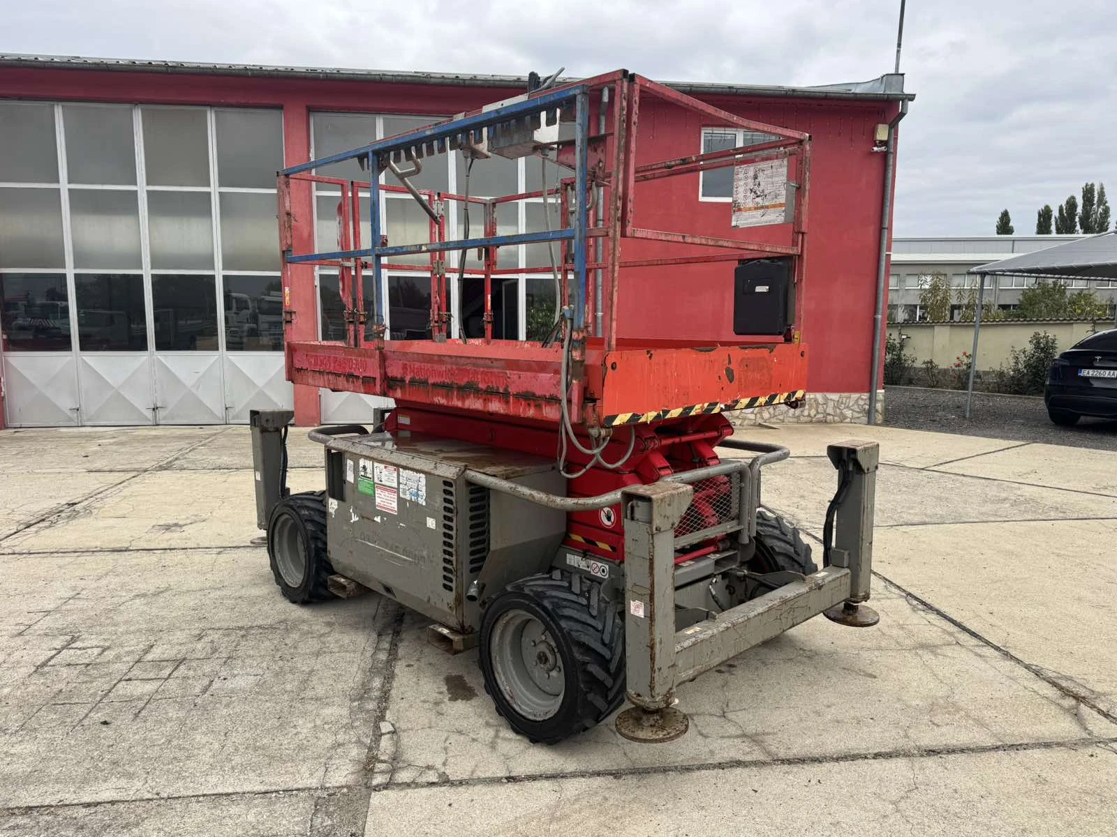 Платформи Друга SKYJACK SJ 6832RT 4Х4 DIESEL - изображение 3