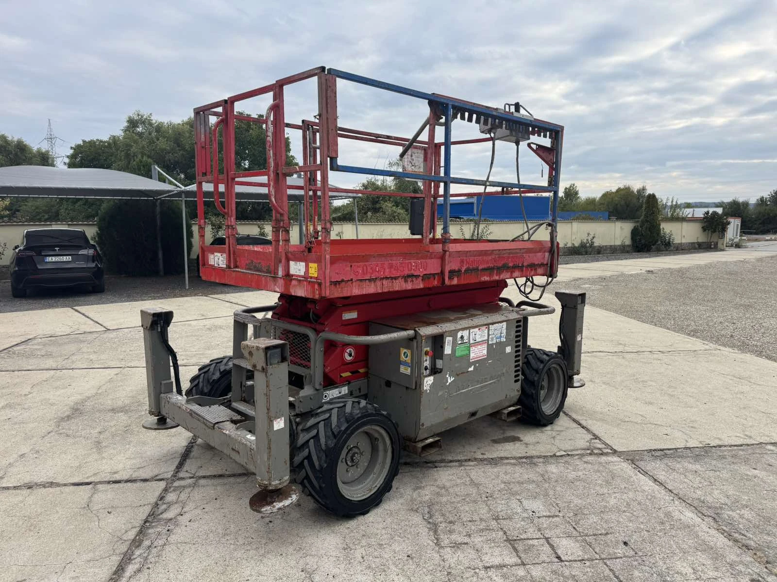 Платформи Друга SKYJACK SJ 6832RT 4Х4 DIESEL - изображение 4