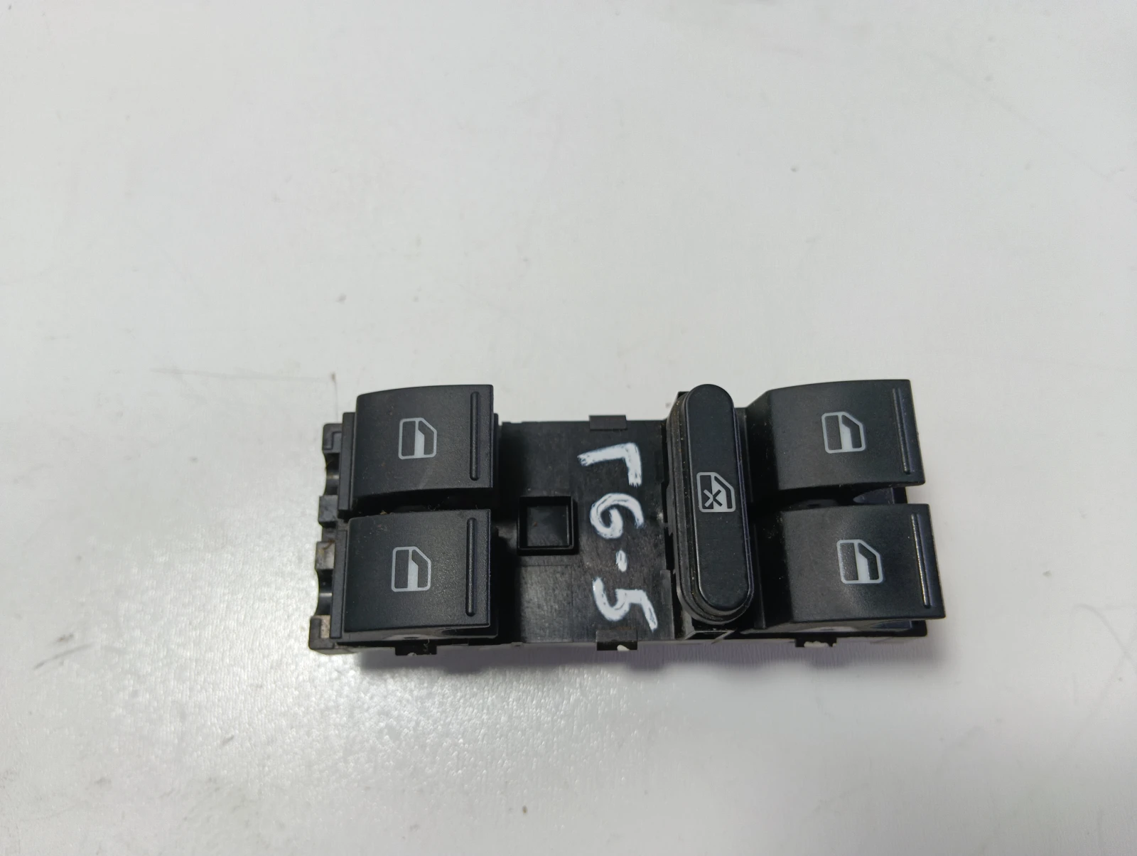 копче ел. стъкла 1K4959857B VW Golf
