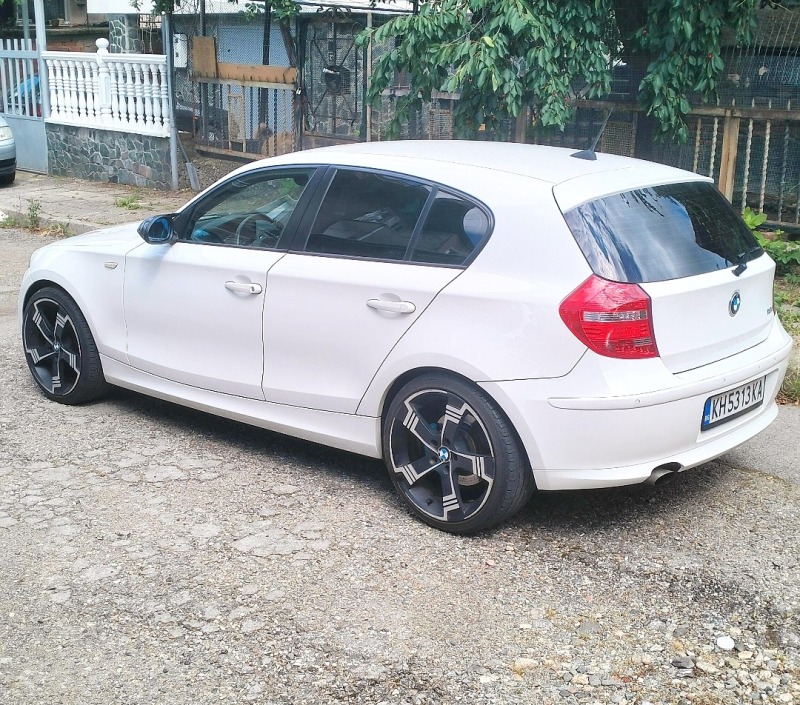BMW 118 2.0D Facelift, снимка 6 - Автомобили и джипове - 46356837