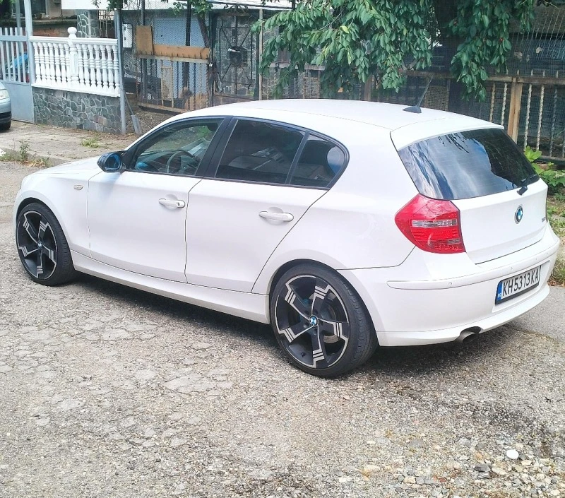 BMW 118 2.0D Facelift, снимка 6 - Автомобили и джипове - 47351095