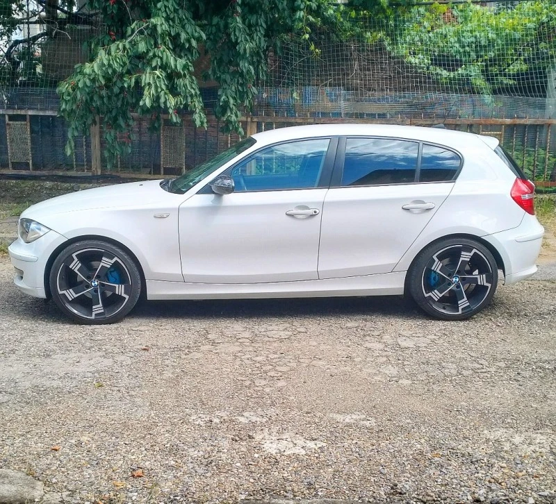 BMW 118 2.0D Facelift, снимка 7 - Автомобили и джипове - 47351095