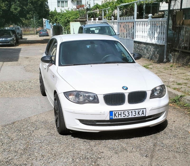 BMW 118 2.0D Facelift, снимка 4 - Автомобили и джипове - 46356837