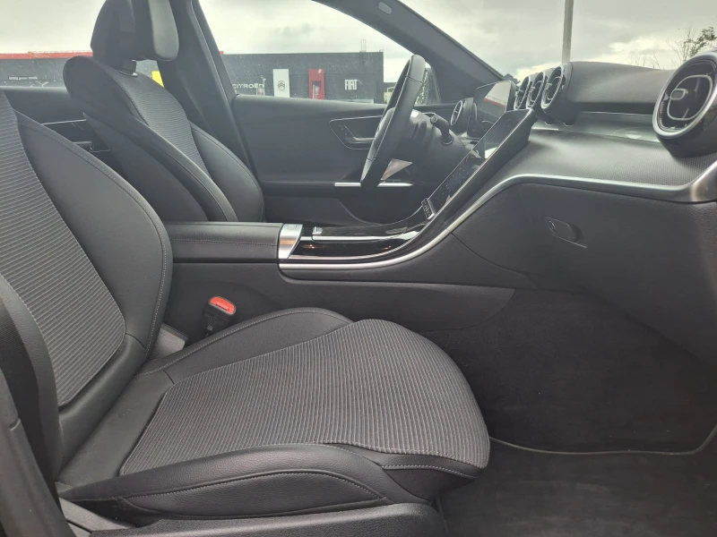 Mercedes-Benz C 220 d 4MATIC, снимка 8 - Автомобили и джипове - 46880960