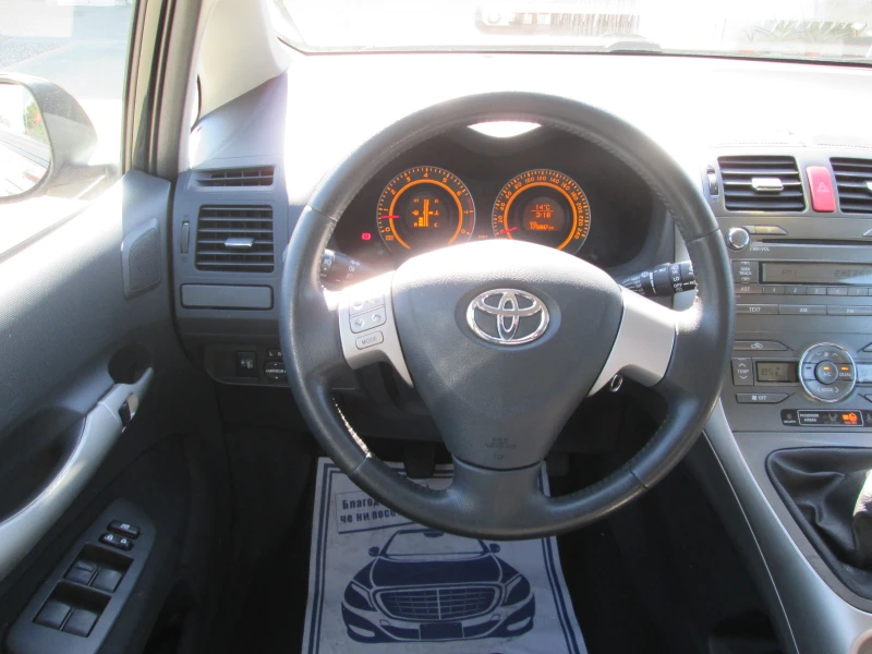 Toyota Auris 1.4VVT-I nova, снимка 12 - Автомобили и джипове - 47448326