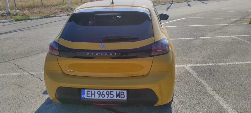 Peugeot 208, снимка 5 - Автомобили и джипове - 48736361