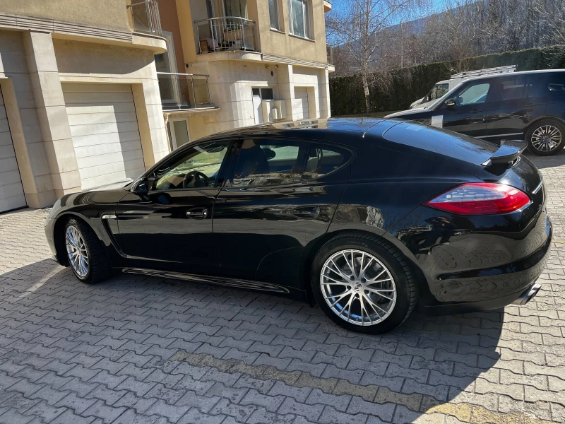 Porsche Panamera Panamera 4, снимка 5 - Автомобили и джипове - 49414581