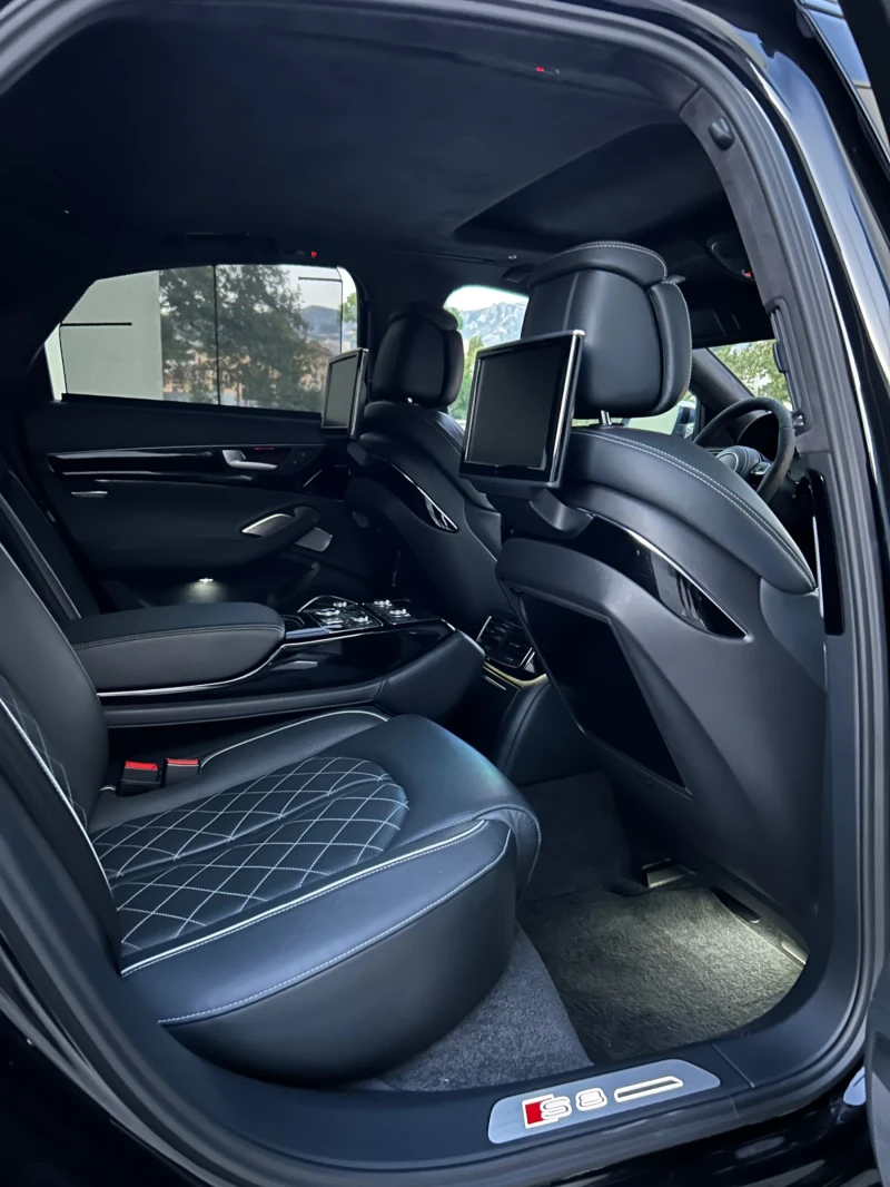 Audi S8 3xTV* B&O* NIGHT VISION* FULL* MAX* CERAMIC* , снимка 16 - Автомобили и джипове - 51492413