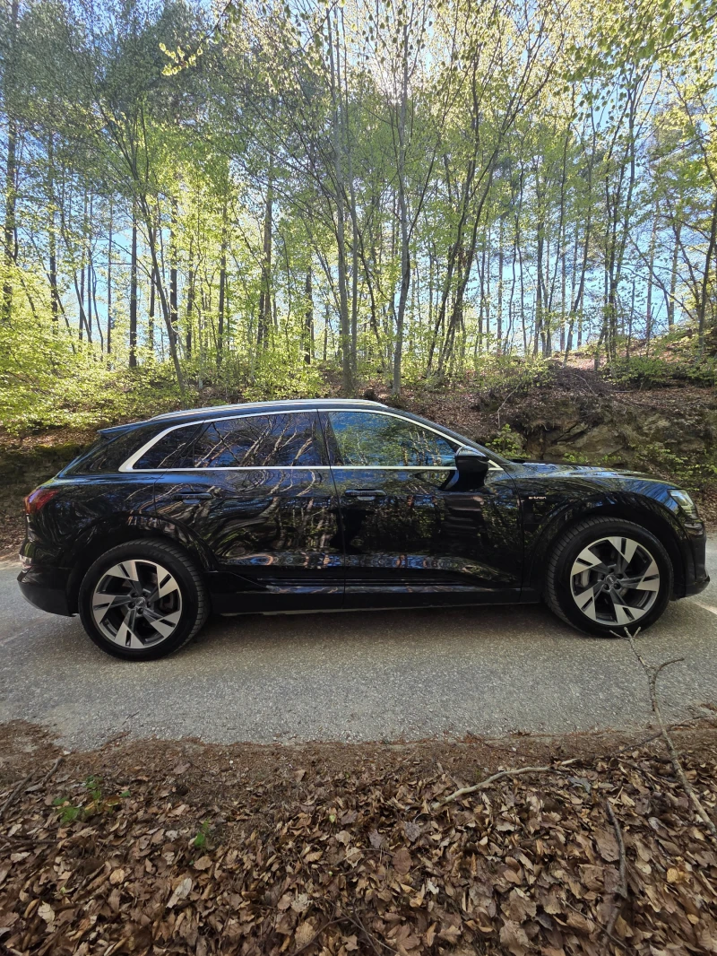 Audi E-Tron 55 Advanced S line quattro 95kWh, снимка 2 - Автомобили и джипове - 51910829