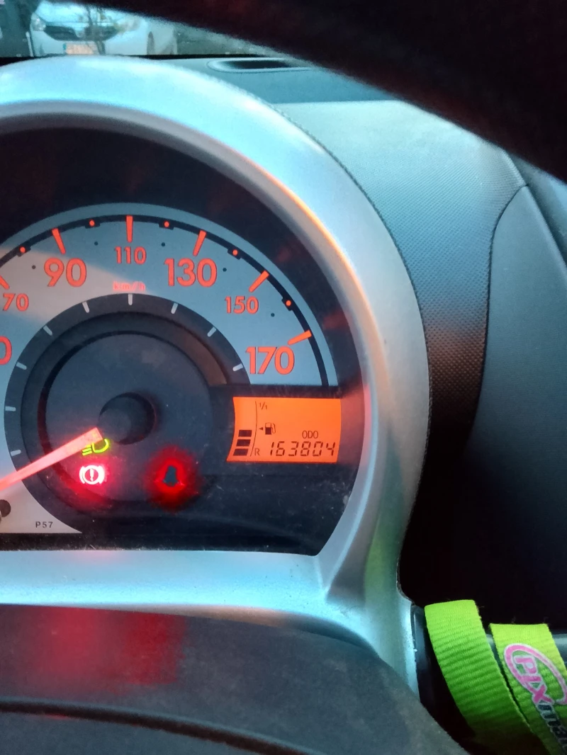 Peugeot 107 1.0i, снимка 9 - Автомобили и джипове - 52815371