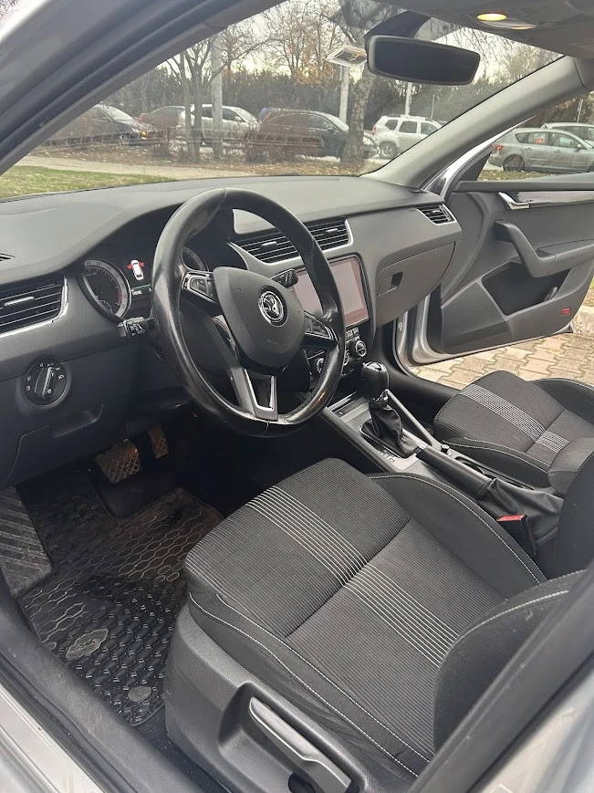 Skoda Octavia 2.0 TDI/ Sports Package, снимка 5 - Автомобили и джипове - 48317863