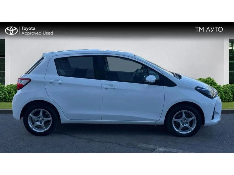 Toyota Yaris 1.5P TERRA, снимка 17 - Автомобили и джипове - 53130941