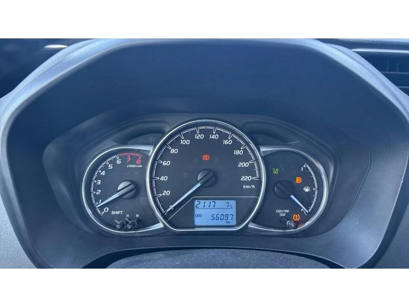 Toyota Yaris 1.5P TERRA, снимка 14 - Автомобили и джипове - 53130941
